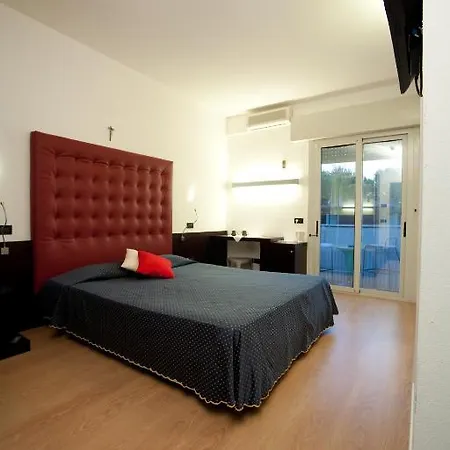 Nice Hotel Bibione Бибионе