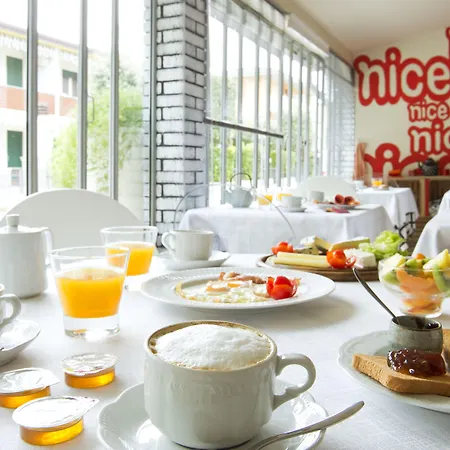 Nice Hotel Bibione 3* Бибионе