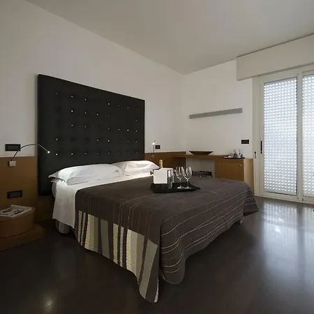 Nice Hotel Bibione Szálloda 3*
