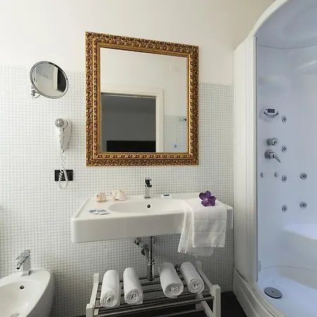 호텔 Nice Hotel Bibione 비비오네