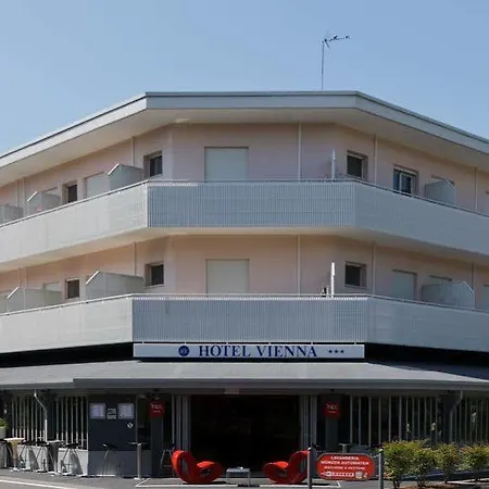 Отель Nice Hotel Bibione Бибионе
