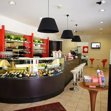 Отель Nice Hotel Bibione Бибионе