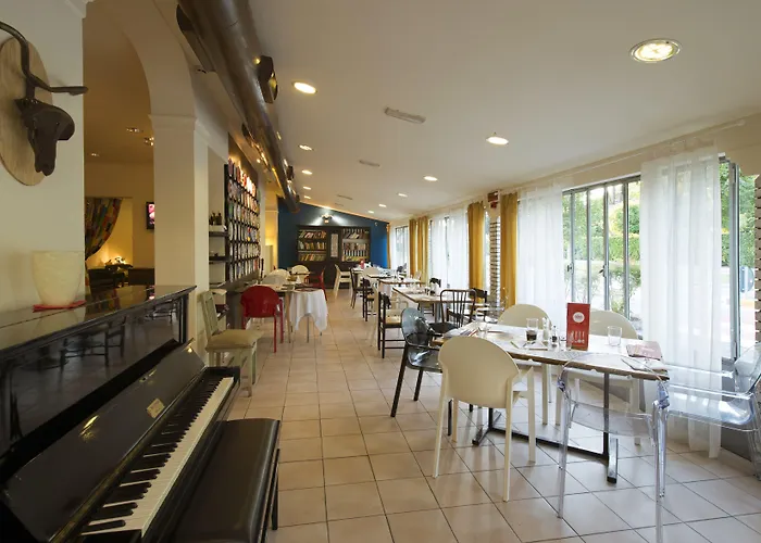 Отель Nice Hotel Bibione Бибионе