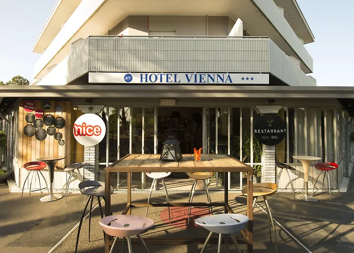 Nice Hotel Bibione Отель 3*