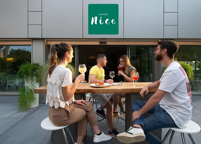 Nice Hotel Bibione Бибионе