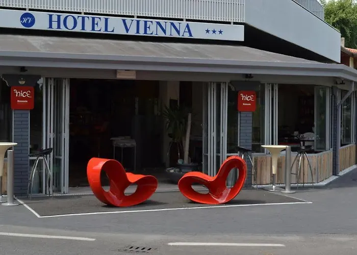 Nice Hotel Bibione Отель 3*