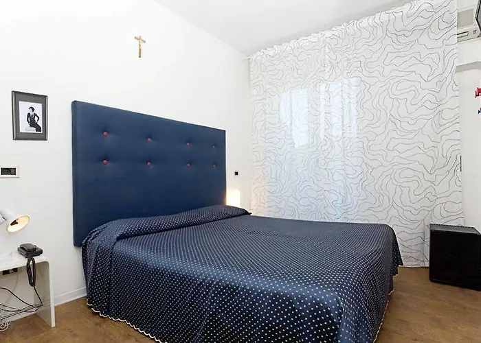 Nice Hotel Bibione Отель Бибионе