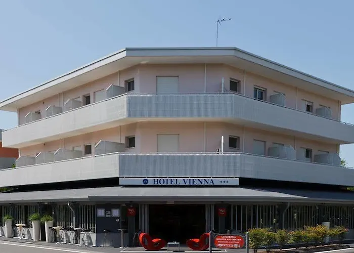 Отель Nice Hotel Bibione Бибионе